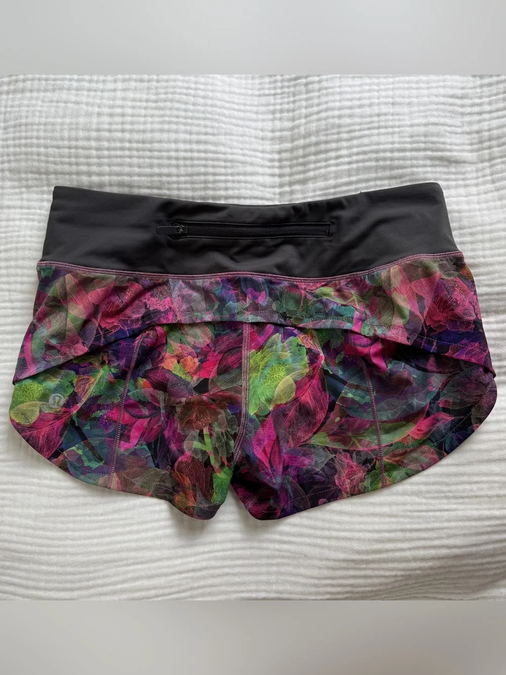 Lululemon Speed up Shorts Vivid Floral Tone 2 Low rise 2.5”